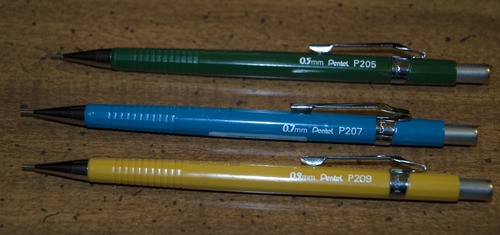 <p>mechanical pencil</p>