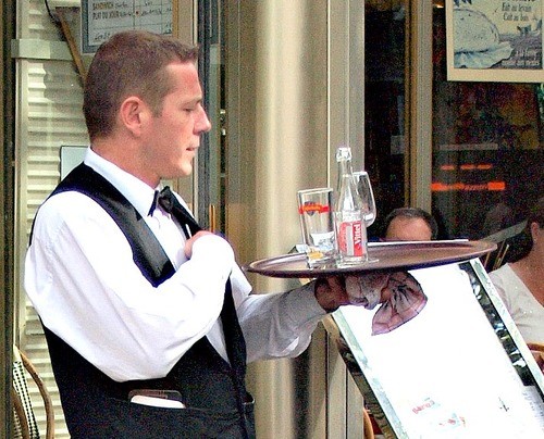 <p>waiter</p>