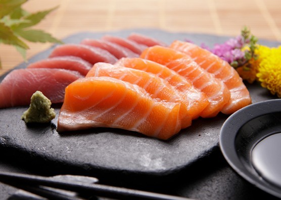 <p>raw fish dish (=さしみ; お is an honorific prefix.)</p>